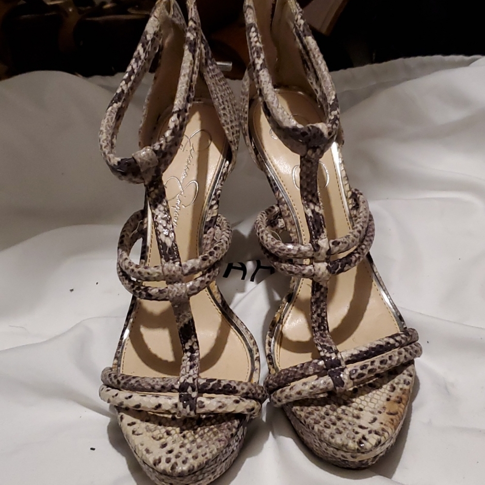 Platform heels - Picture 2 of 2